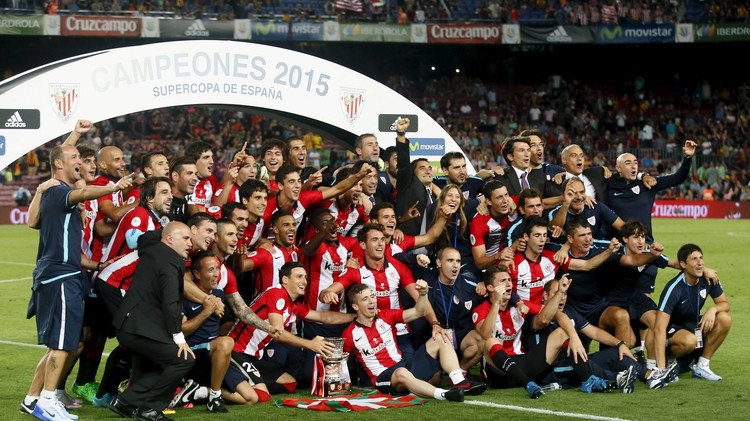 بيلباو يعانق كأس السوبر الإسباني بعد 31 عاما في معقل برشلونة (صور)