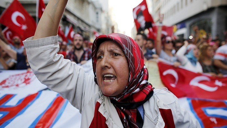 تركيا ... قاب قوسين أو أدنى من انتخابات برلمانية مبكرة 