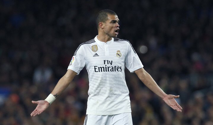 ريال مدريد يمدد عقد بيبي حتى 2017