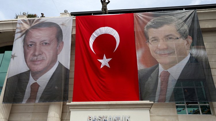 أردوغان يكلف أوغلو بتشكيل حكومة لتصريف الأعمال 