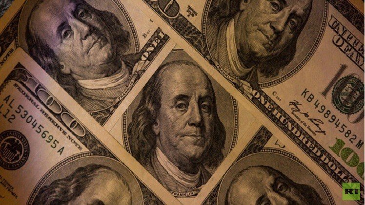 الدولار يهبط مقابل الين واليورو بعد تراجع أسواق الأسهم العالمية
