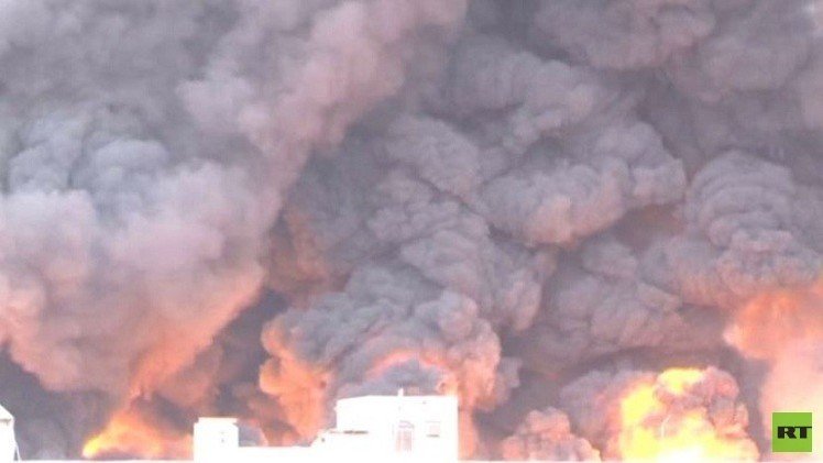 اليمن.. غارات واشتباكات على الحدود مع السعودية وهادي يعتزم تشكيل حكومة جديدة
