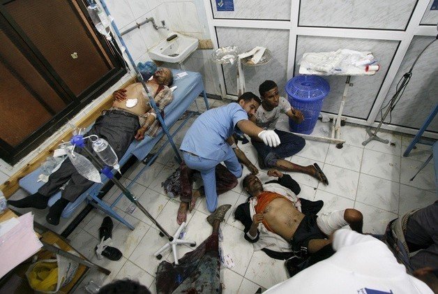 مراسلنا: نحو 80 قتيلا وجريحا في غارة للتحالف على خيمة عزاء شمالي اليمن