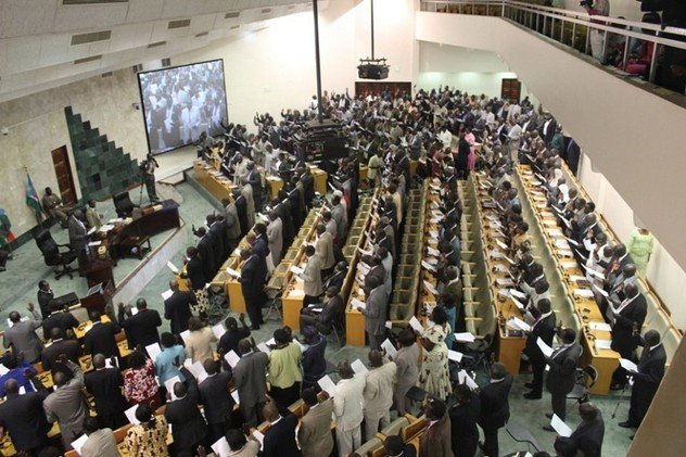 برلمان جنوب السودان يصادق على اتفاق السلام بين الحكومة والمتمردين