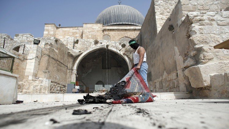 الأمن الإسرائيلي يقتحم الأقصى مجددا والسلطة وحماس تنددان