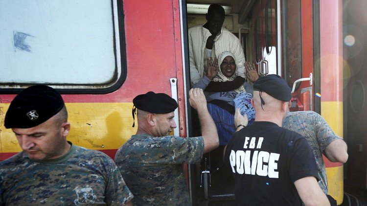 هنغاريا ستعيد اللاجئين المخالفين إلى بلادهم الأصلية (فيديو)