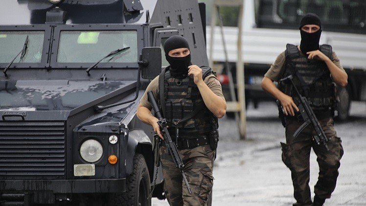 مقتل 12 شخصا بهجوم ومواجهات بين الأمن وعناصر "الكردستاني" جنوب شرق تركيا