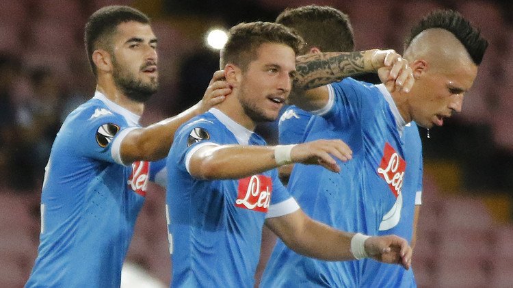 نابولي يكتسح كلوب بروج بخماسية بيضاء في الدوري الأوروبي