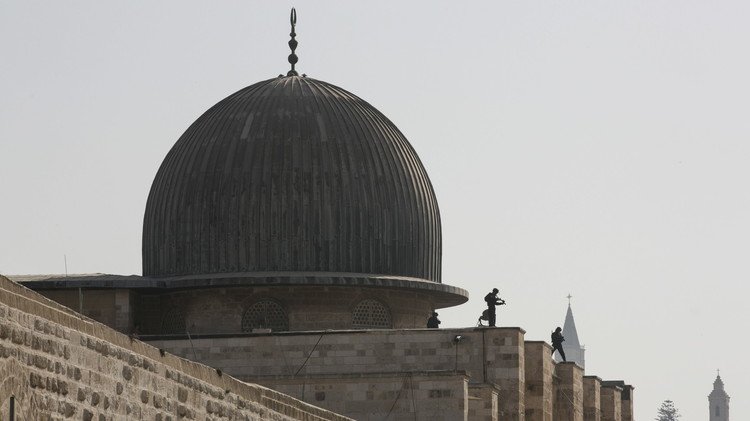 نصرة للأقصى.. فلسطينيون يشتبكون مع الجيش الإسرائيلي ومجلس الأمن قلق
