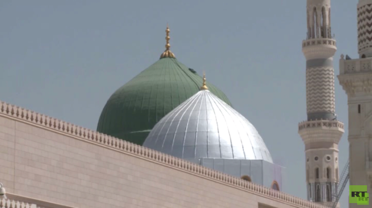 الحجاج يتوافدون على المدينة المنورة 
