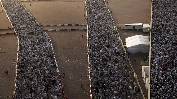 الدفاع المدني السعودي: ارتفاع حصيلة وفيات حادثة تدافع منى إلى 717 حاجا وإصابة 863