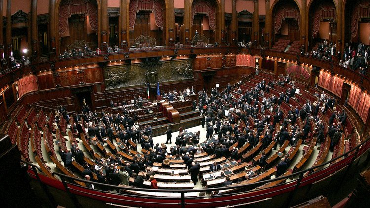 روما: لن ننفذ أية غارات ضد الإرهابيين في العراق إلا بموافقة البرلمان