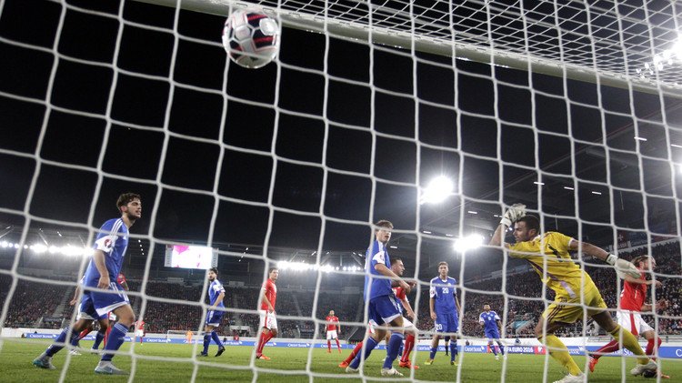 سويسرا تكتسح سان مارينو بسباعية وتبلغ نهائيات "يورو 2016"