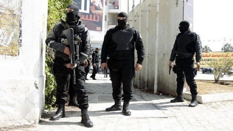 تونس.. حجز 25 طنا من "الكتب التكفيرية" 
