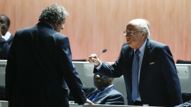 فضائح الفيفا.. بلاتر يتحدث عن "اتفاق جنتلمان" مع بلاتيني