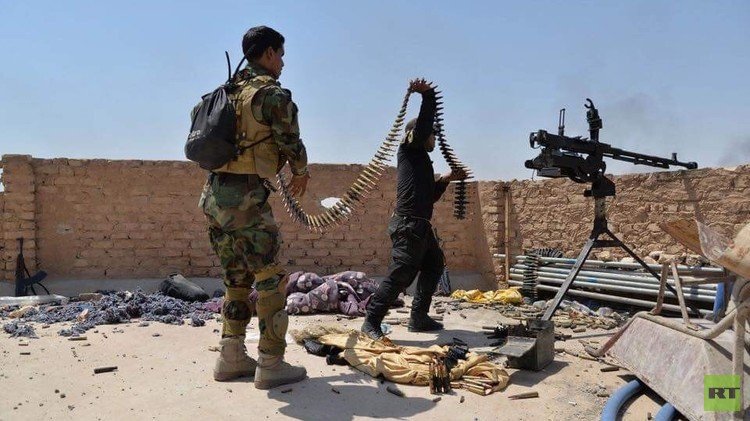 مراسلنا: الحشد الشعبي يعثر على وجبات طعام أمريكية يستخدمها "داعش" في العراق (فيديو)