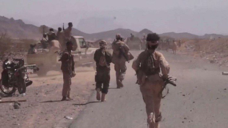 مصرع 30 مقاتلا مواليا للحكومة اليمنية في غارة "عن طريق الخطأ" (فيديو)
