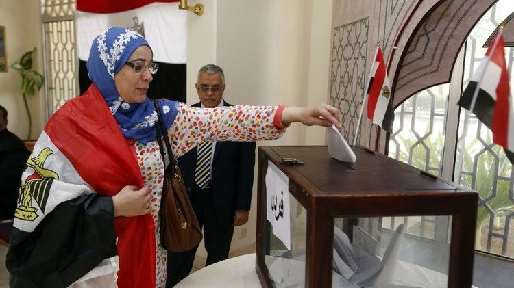 انطلاق الانتخابات البرلمانية في مصر بحماية الجيش