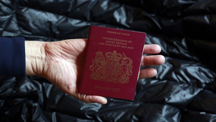 الحكومة البريطانية تقيد حركة المراهقين لمنعهم من السعي إلى "داعش"