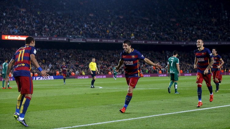 برشلونة يفوز على إيبار بـ "هاتريك" سواريز.. (فيديو)