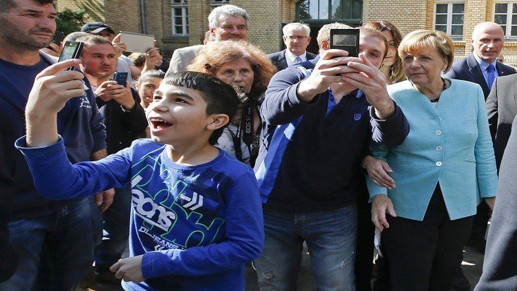 شعبية "حزب ميركل" تتراجع لـ"تعاطفه مع اللاجئين" 