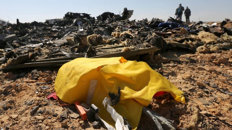 كارثة سيناء.. لجنة خاصة للبحث عن آثار متفجرات وتفريغ معلومات الصندوق الأسود