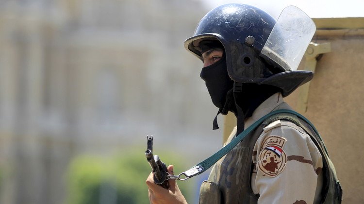 الأمن المصري يحتجز 22 مشتبها بهم في تنفيذ عمليات إرهابية