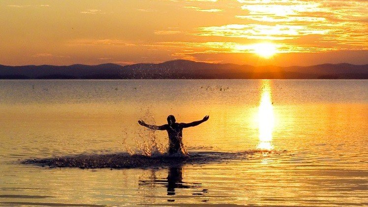 زائر من المجرات البعيدة
