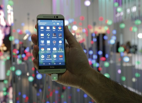 تحديثات الأمان تصل إلى هواتف "ون إي 9" من "HTC" في الموعد المحدد