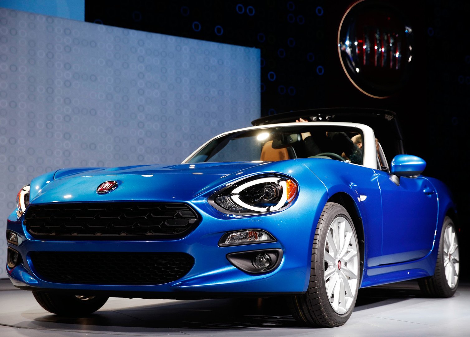 سيارة فيات 124 Spider لعام 2017