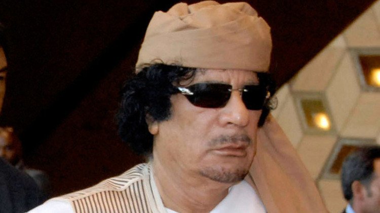 وزير بريطاني سابق: القذافي اتصل بي في بداية الأزمة وطلب المساعدة في قمع التمرد