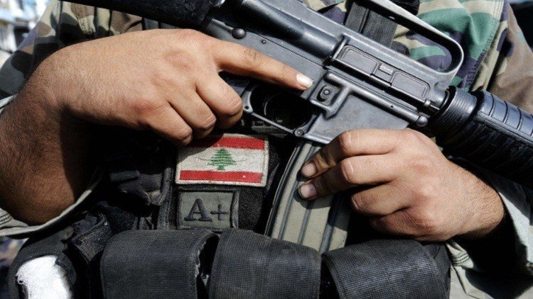 انتحاري لبناني يفجر نفسه ما أدى إلى مقتل أمه وزوجته