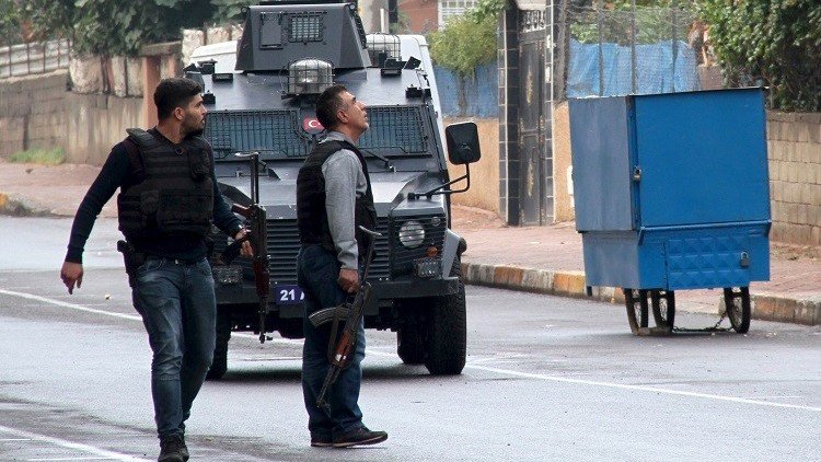 مقتل 3 عناصر من القوات التركية في اشتباكات مع أكراد جنوب شرقي البلاد