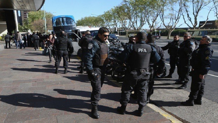 الأرجنتين توقف 6 سوريين دخلوا البلاد بجوازات سفر مزيفة 
