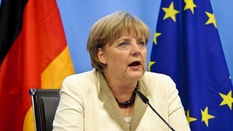 ميركل: الهدف من الجهود الدبلوماسية هو إنهاء الحرب في سوريا بدون الأسد