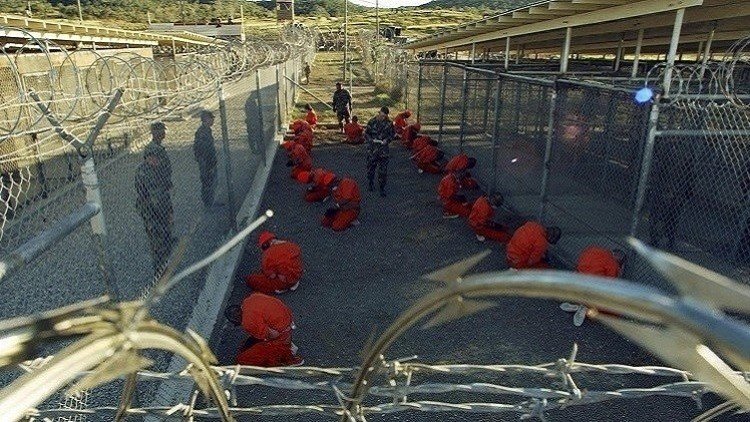 واشنطن توافق على نقل 17 معتقلا من غوانتانامو