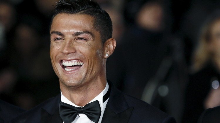 تعرف على المبلغ الذي يتقاضاه "كريستيانو رونالدو" من التغريدة الواحدة