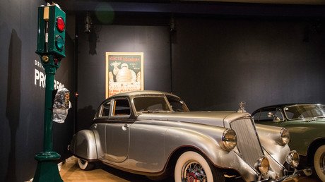 سيارة بيرس آرو الأمريكية موديل 1933 في دار سوذبي للمزادات، بمدينة نيويورك، 4 ديسمبر/كانون الأول