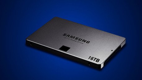 ‎ محرك القرص الصلب سامسونغ 16TB SSD، وهذا القرص الجديد هو من بين أكبر الأقراص الصلبة SSD في التاريخ مساحةَ تخزين، وليس أبعاداً مادية، فهذا القرص يمكنه تخزين ما يصل إلى 16 تيرابايت من البيانات.
