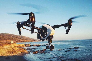 ‎ الطائرة من دون طيار The DJI Inspire
الطائرة يمكنها أن تحوم على ارتفاعات عالية ومنخفضة، وان تلتقط صوراً وتصور فيديوهات عالية الجودة، وستنقل هذه الصناعة إلى مرحلة مستقبلية غير معهودة من قبل.