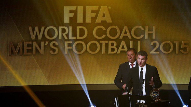 لويس إنريكي أفضل مدرب في العالم لعام 2015 .. (صور)