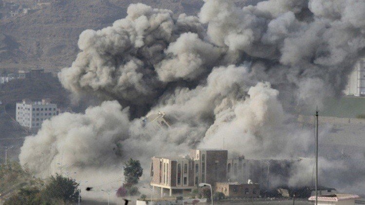 مقتل 15 مدنيا في اليمن بغارات التحالف 