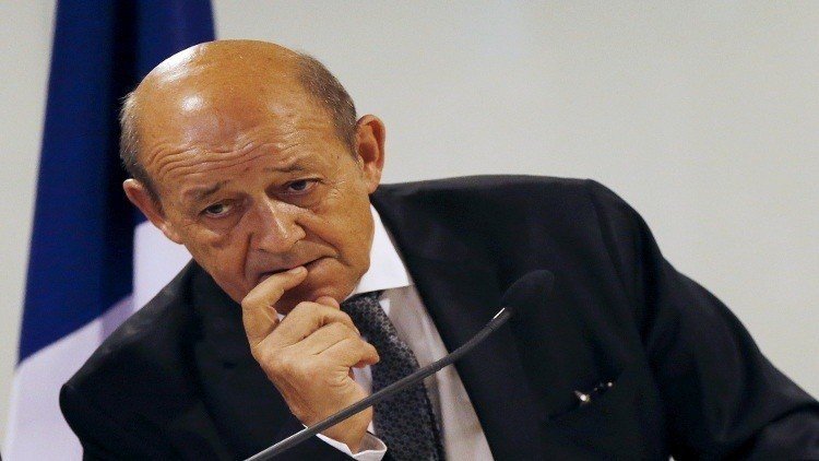 باريس تتهم موسكو باستهداف المعارضة السورية المعتدلة