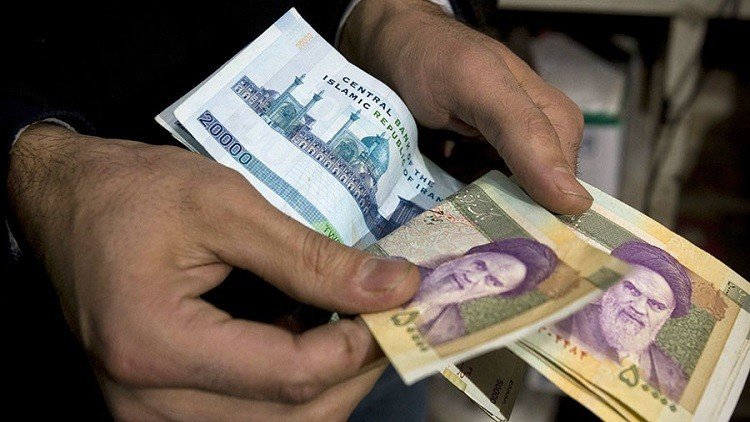 طهران تستعيد أموالها المجمدة مع رفع العقوبات