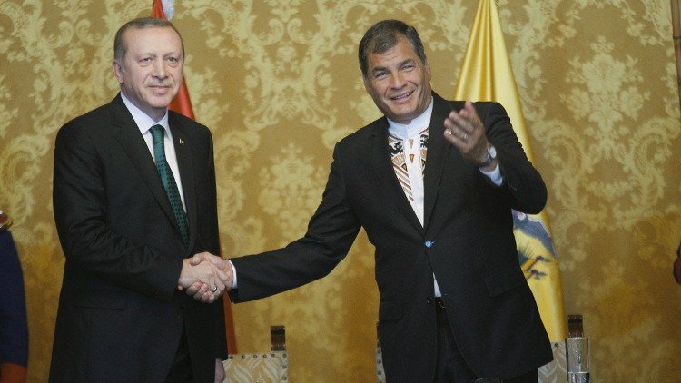 أردوغان: لا نستطيع وقف تدفق اللاجئين إلينا من سوريا ما لم تتوقف الغارات