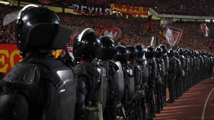 بعد تدخل السيسي .. أزمة الألتراس تثير جدلا سياسيا ورياضيا في مصر 