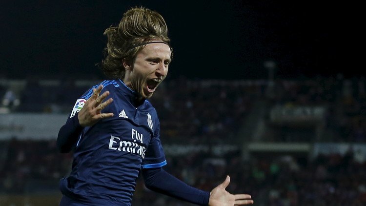 بالفيديو.. ريال مدريد يتخطى غرناطة بفضل "مودريتش" 