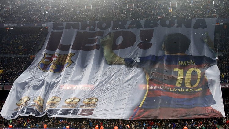 فيديو .. الساحر يعود إلى تدريبات برشلونة بعد خضوعه لعملية جراحية