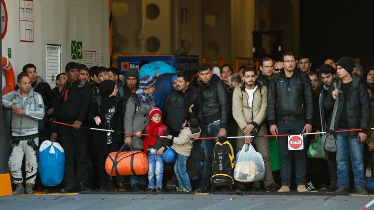 مدفيديف ينتقد بشدة السياسة الأوروبية في مجال الهجرة