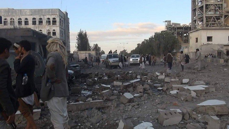 مقتل شخصين في قصف طال ورشة خياطة بصنعاء